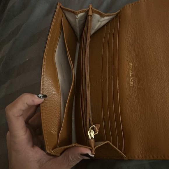 Hold 14 card 3 slots for money - Picture 3 of 3